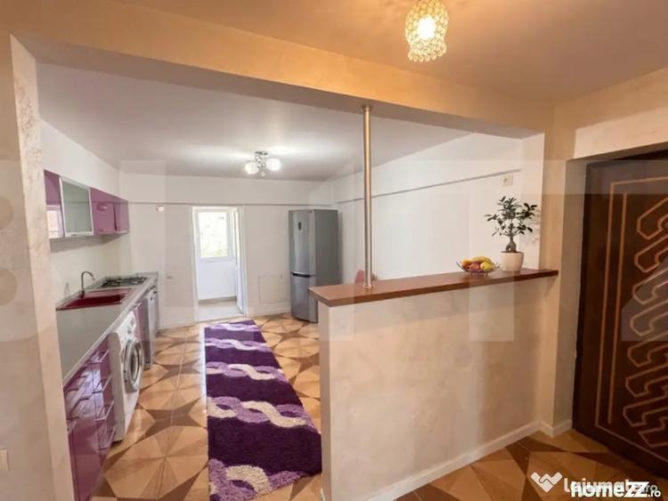 Apartament cu 4 camere decomandat în Central