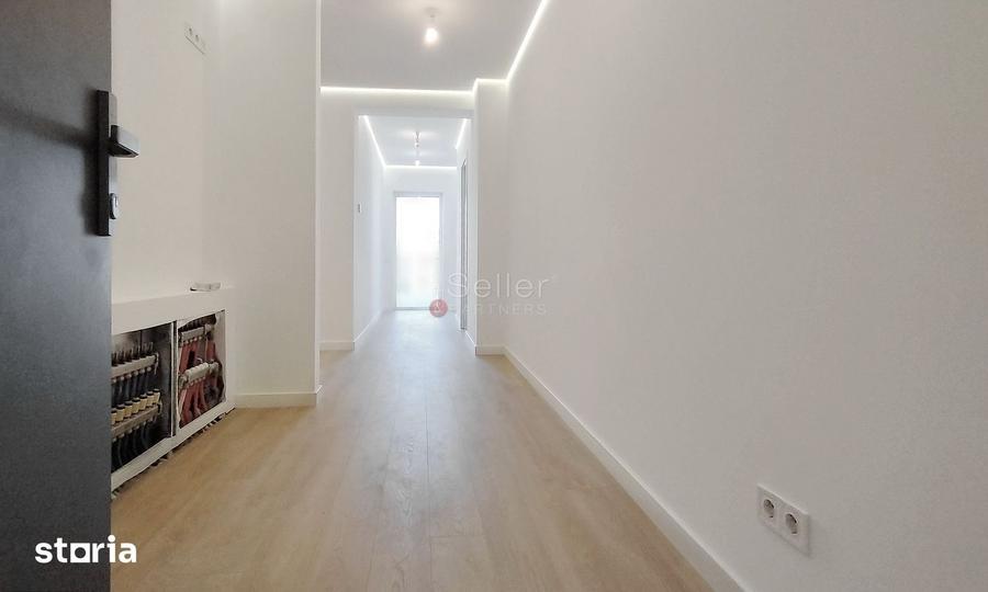 Apartament cu 5 camere decomandat în Astra