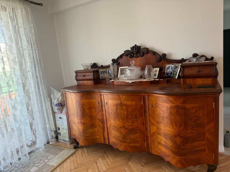 Apartament cu 3 camere semidecomandat în Andrei Mureșanu