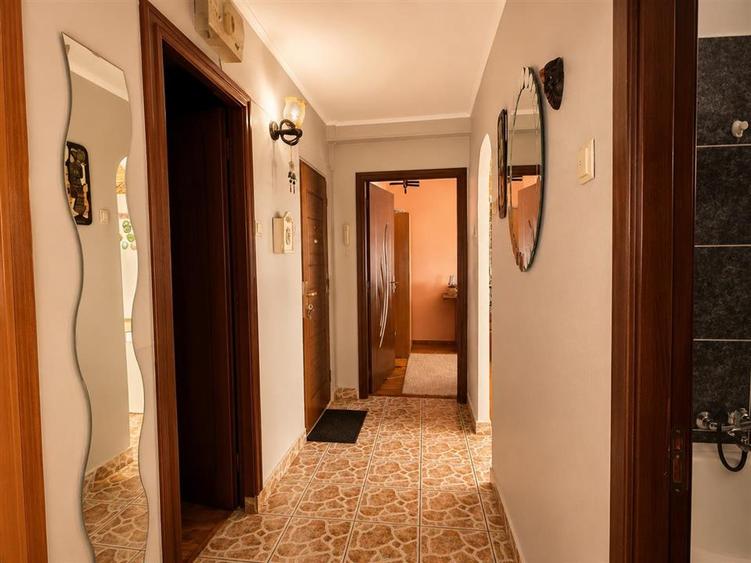 Vanzare apartament 3 camere - Podu Ros - etaj 2 - 11