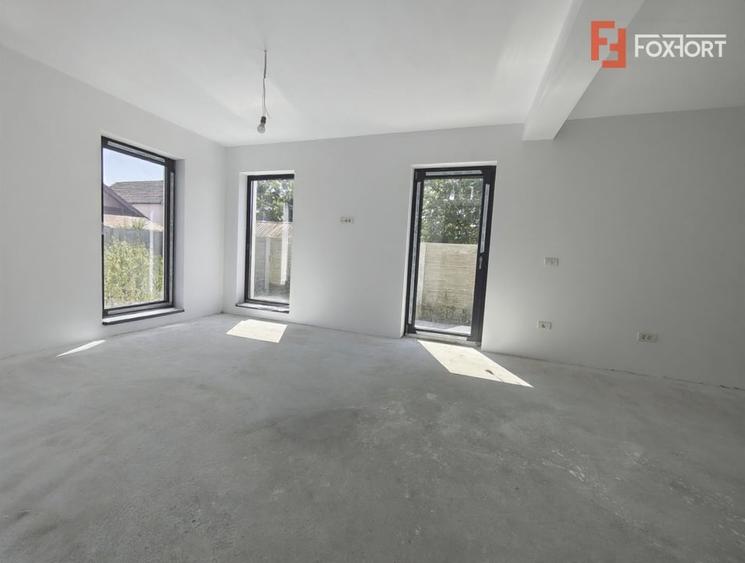 Duplex cu 4 camere semidecomandat cu Canalizare în Giroc