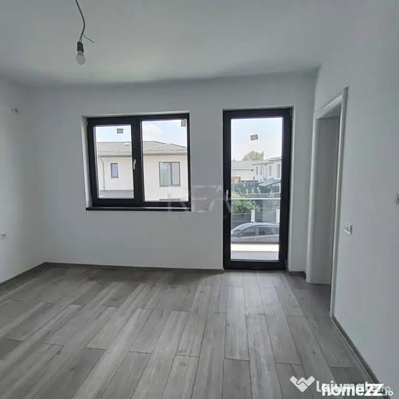 Casă cu 5 camere cu Teren 400 Mp în Domnești