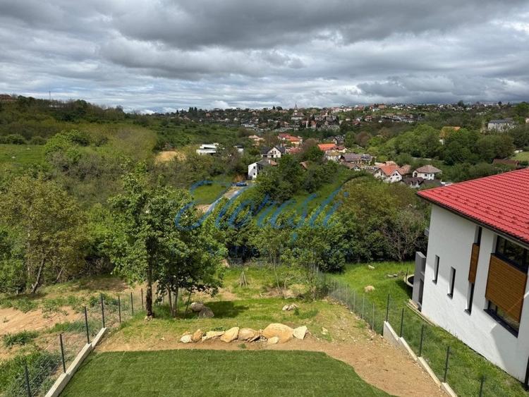 Casă individuală cu 4 camere cu Canalizare în Feleacu