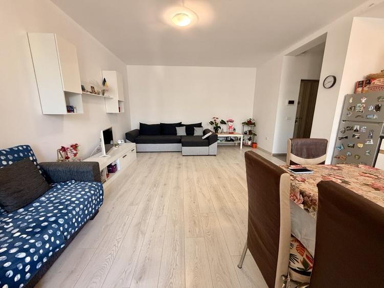 Apartament cu 3 camere decomandat, mobilat în Dumbrăvița