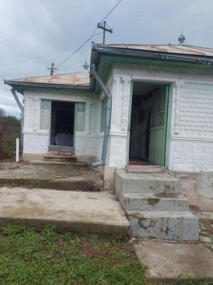 Casă cu 5 camere în Dumitrești