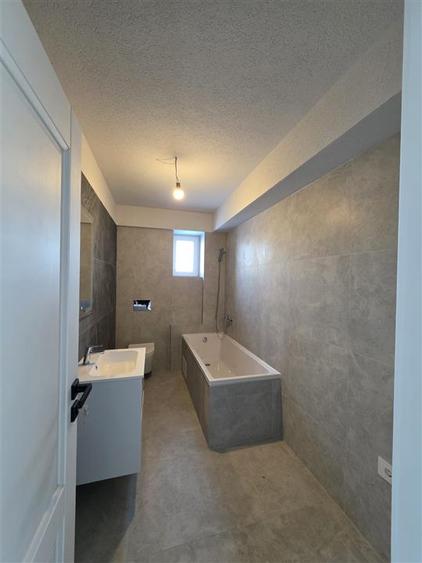 Apartament cu 3 camere decomandat în Păcurari