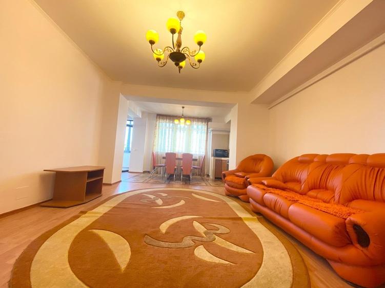 Apartament cu 5 camere în Domenii