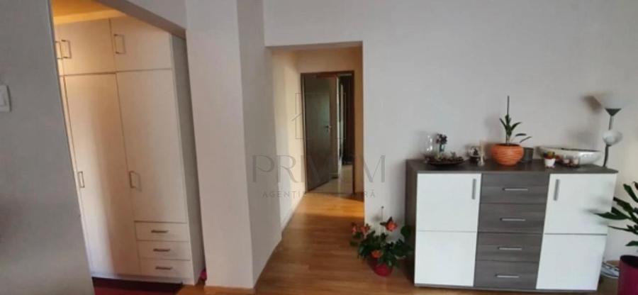 Apartament cu 2 camere semidecomandat, mobilat în Bucovina