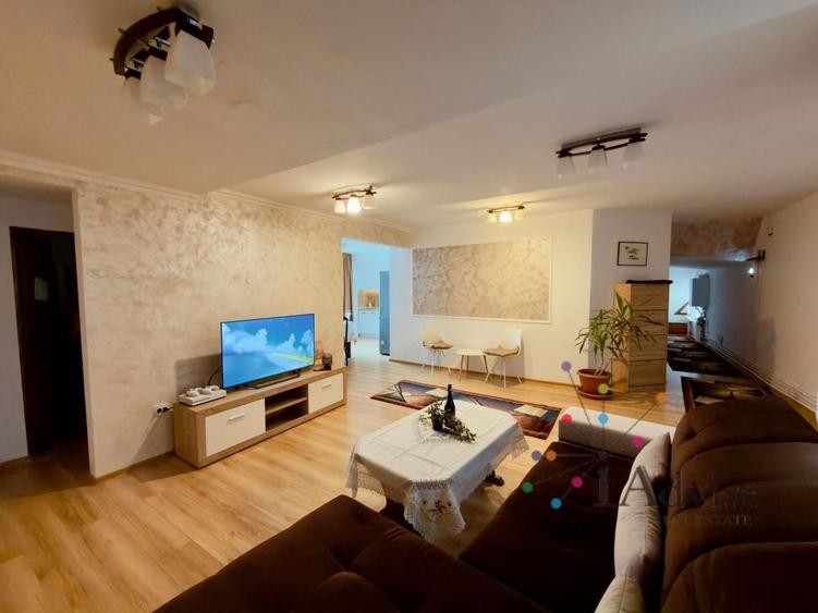 Apartament cu 4 camere semidecomandat în Schei