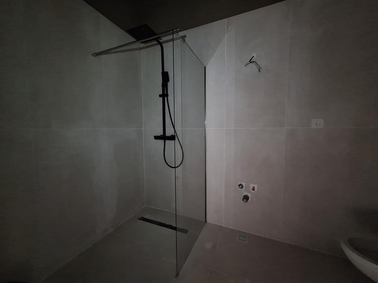 Apartament cu 2 camere semidecomandat în Florești