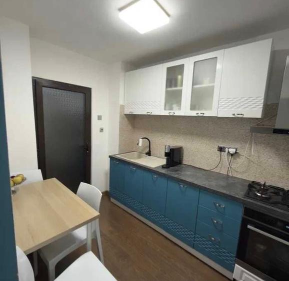 Apartament cu 2 camere decomandat în Titan