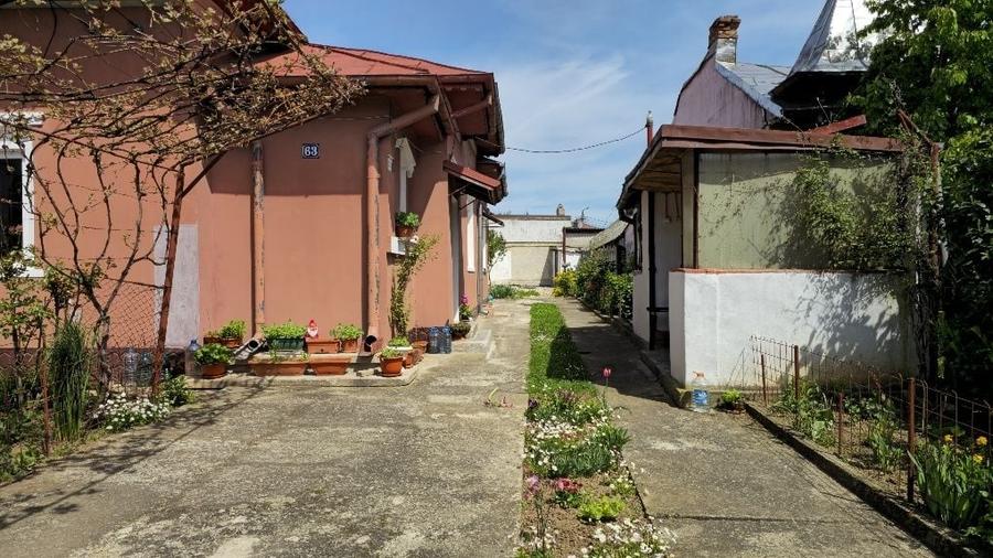 Casa primitoare cu 4 camere si 2 bai in Targoviste Renovata, izolata,cu posibilitatea de extindere a constructiei,teren 400 mp, zona foarte linistit - 8