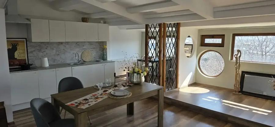 Apartament cu 4 camere decomandat, mobilat în Iancu Nicolae