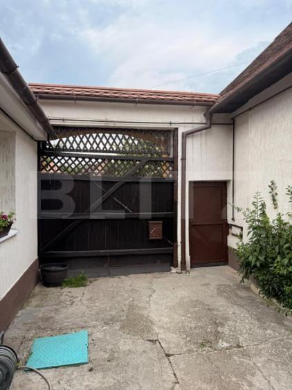 Proprietate cu doua case renovate, in inima comunei Vulcan - 13