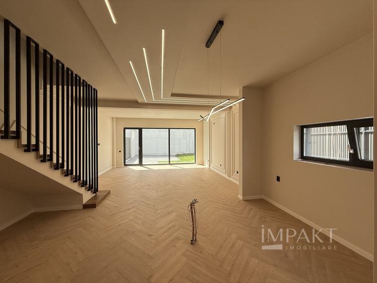 Duplex cu 4 camere cu Canalizare în Chinteni
