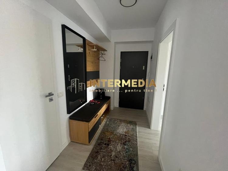 Apartament cu 3 camere decomandat, mobilat în Central