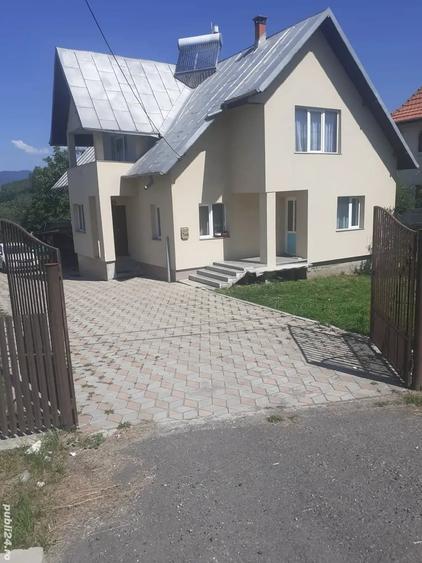 Casă cu 3 camere în Valea Mare