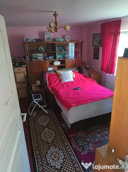 Casă cu 2 camere în Jiu-Paroșeni