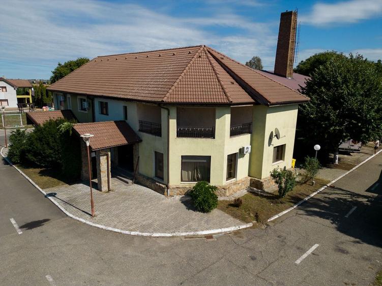 Casă individuală cu 4 camere cu Teren 290 Mp în Cartierul Verde