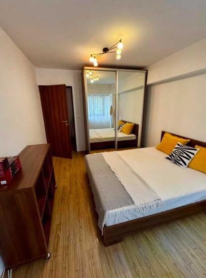 Apartament cu 3 camere decomandat în Alexandru Obregia