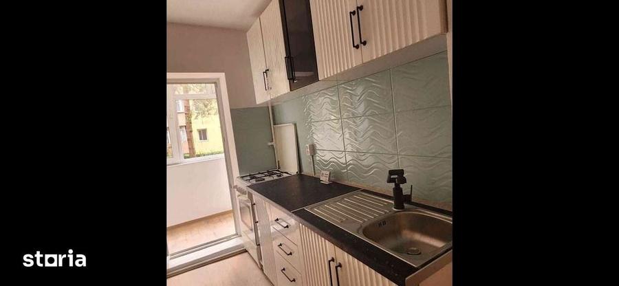 Apartament cu 2 camere decomandat în Tractorul