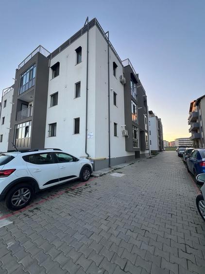Apartament cu 3 camere decomandat în Miroslava