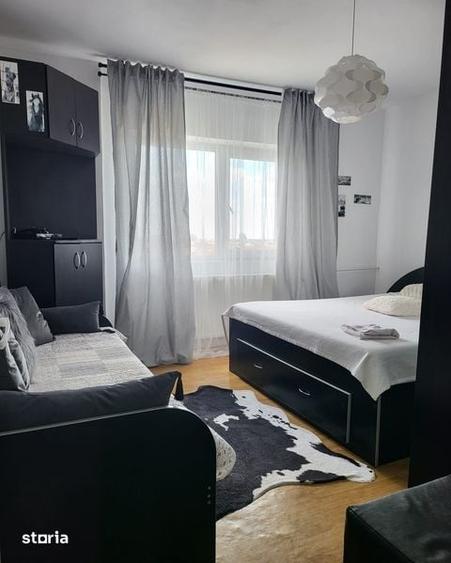 Apartament cu 3 camere în Cantacuzino