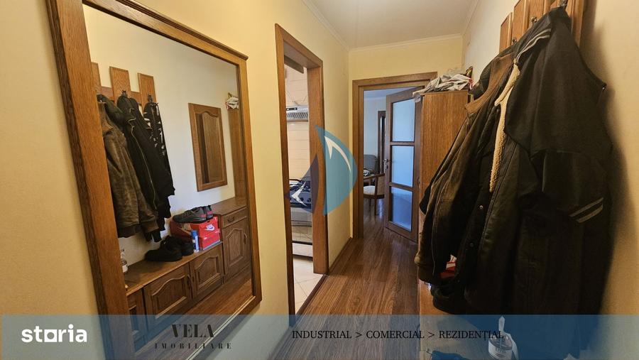 Apartament cu 3 camere decomandat în 22 Decembrie 1989