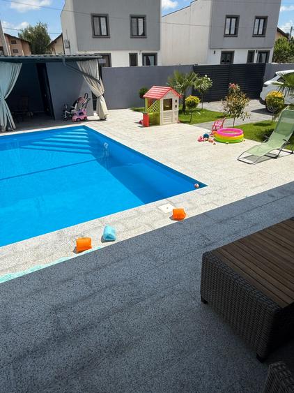 Casă cu 4 camere cu Piscina în Strejnicu