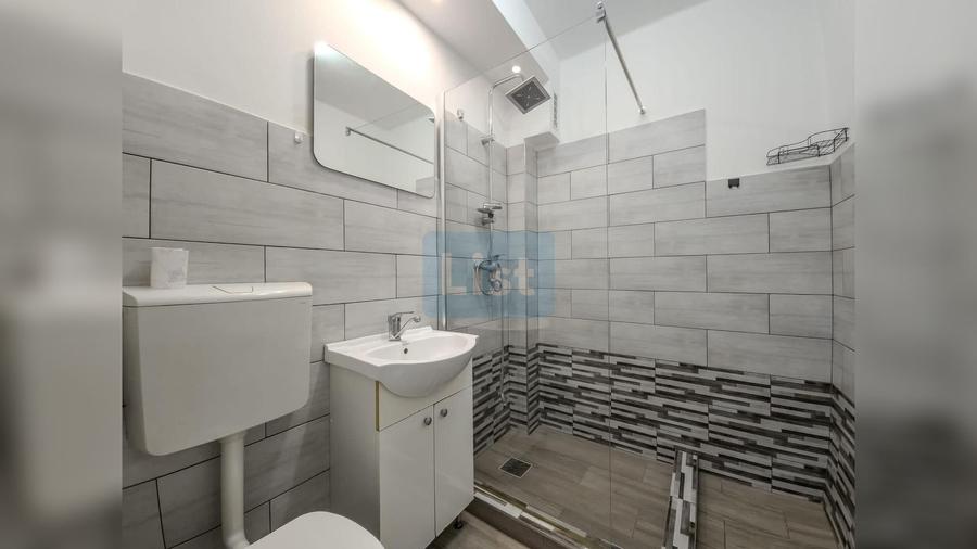 Apartament cu 3 camere decomandat, mobilat în Horea