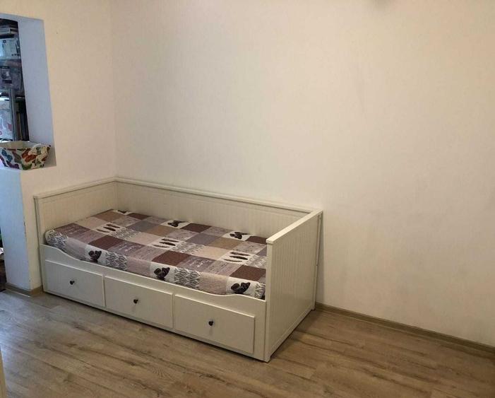 Apartament cu 2 camere semidecomandat în Exterior Vest
