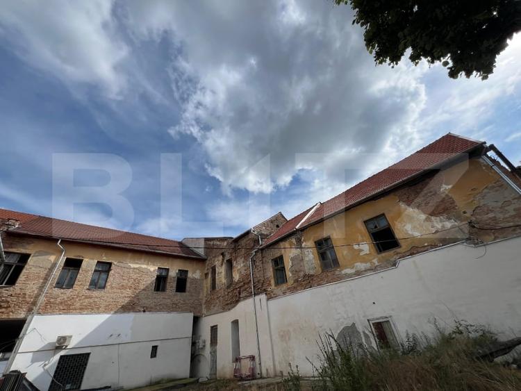 Spațiu comercial, de 900 mp, în Aiud