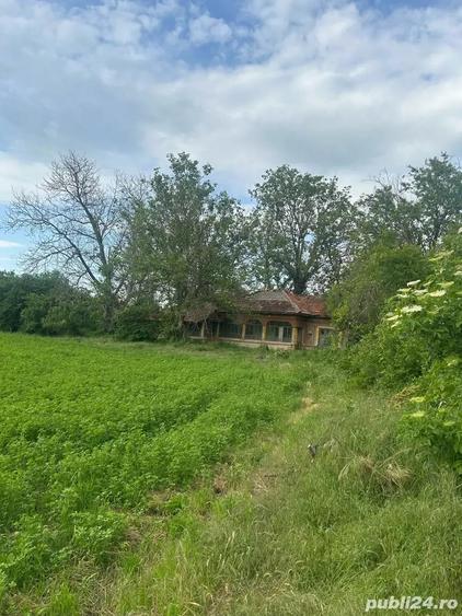 Teren de 1200 mp, în Vărăști