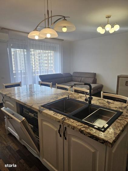 Apartament cu 3 camere în Tractorul