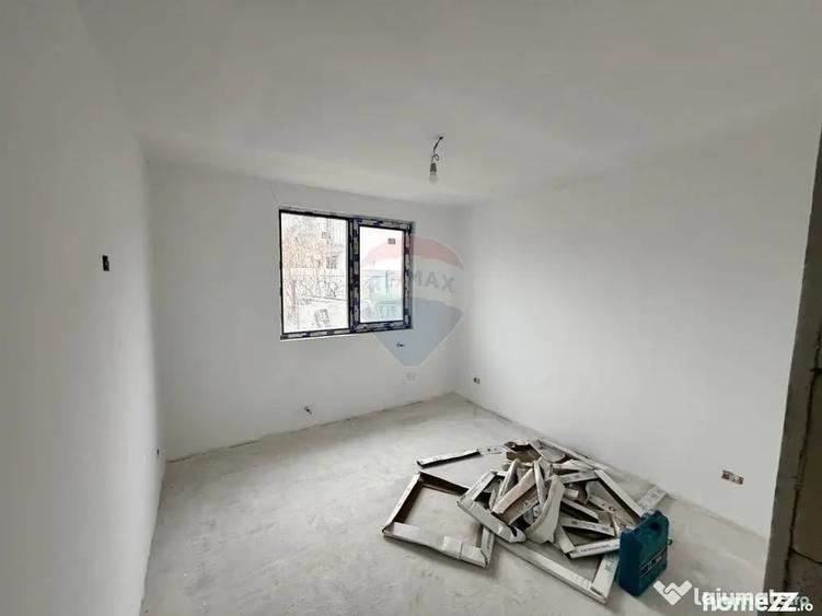 Casă cu 4 camere cu Teren 418 Mp în Golești