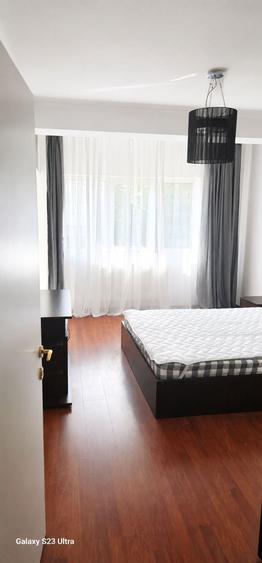 Apartament cu 3 camere decomandat în Zorilor