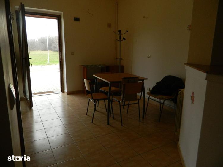 Apartament cu 2 camere semidecomandat în Aradului