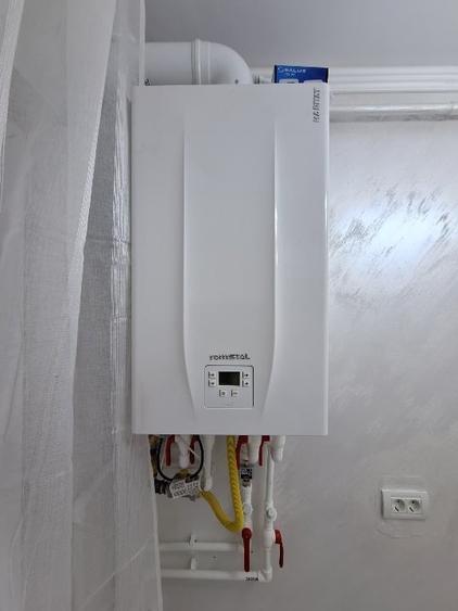 Apartament cu 3 camere semidecomandat în Tomis Nord