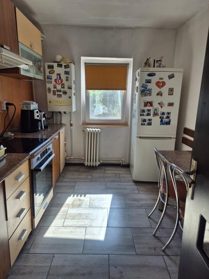 Vand apartament 3 camere, semidecomandat - 5