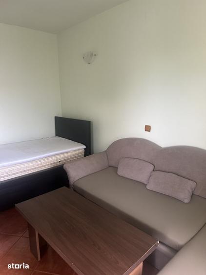 Garsonieră decomandată în Central