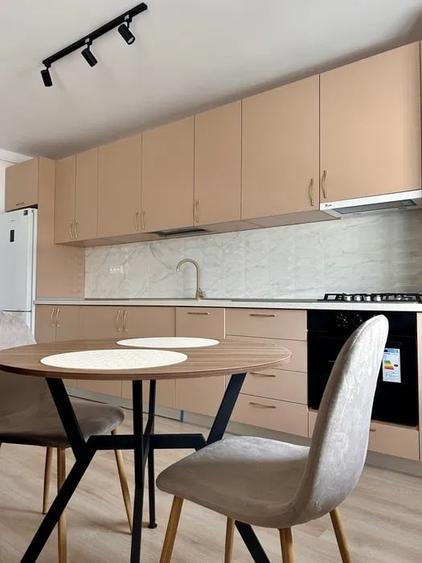 Apartament cu 2 camere decomandat, mobilat în Tomis Plus