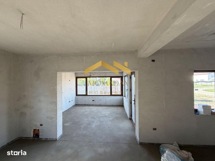 Casă cu 3 camere în Bazoș