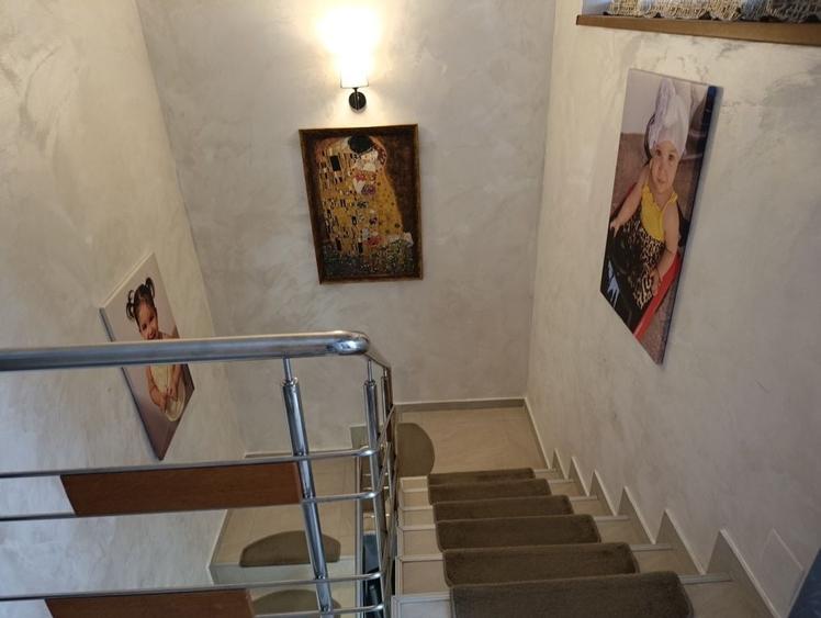 Casă cu 4 camere în Central