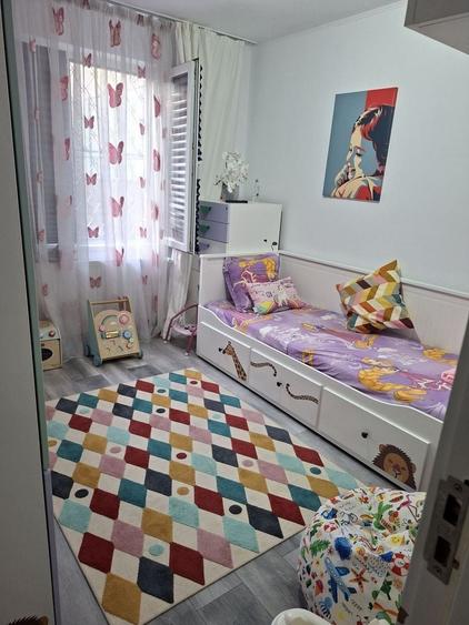 Apartament cu 4 camere decomandat în Gorjului