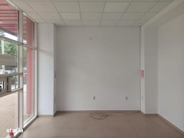 Spațiu comercial, de 84 mp, în Sărari