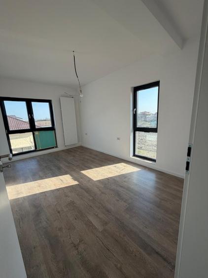 Duplex cu 5 camere cu Canalizare în Jilava