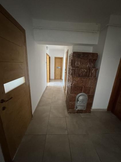 Apartament cu 3 camere decomandat în Câmpina