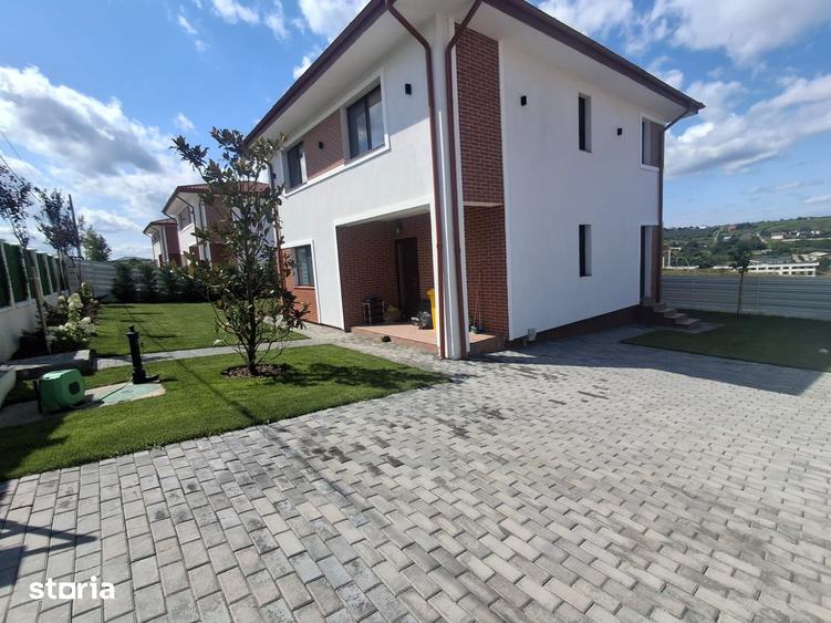 Casă cu 5 camere cu Teren 480 Mp în Bucium