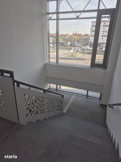Spațiu comercial, de 1,200 mp, în Central