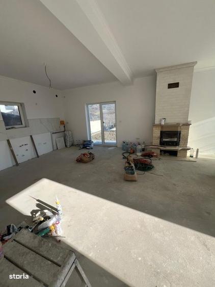Casă cu 4 camere în Central